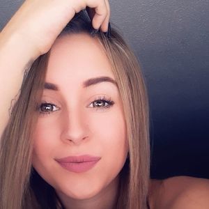 Meet your Posher, Arielle